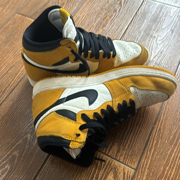 AIR JORDAN 1 RETRO HIGH OG “Rookie of the Year" - Picture 5 of 7